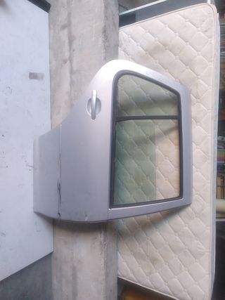Puerta derecha de Golf 4   trasera 