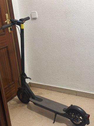 Patinete Eléctrico Xiaomi Mi Essential