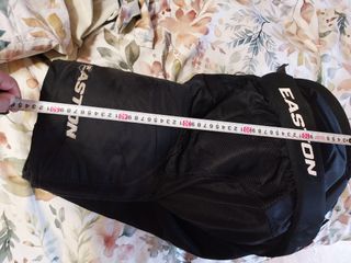Casco CCM con rejilla y Girdle Easton