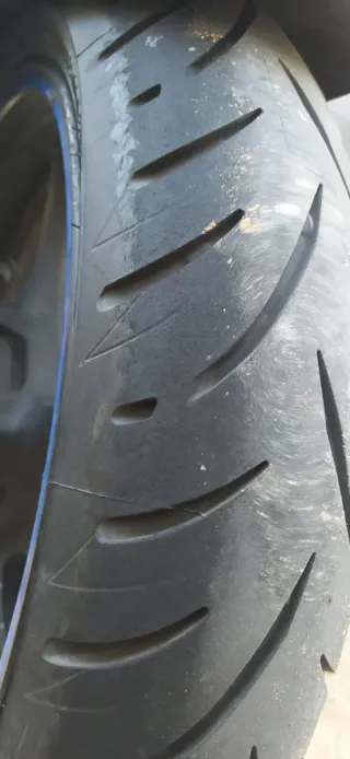 Moto Yamaha XJ6 Diversion S