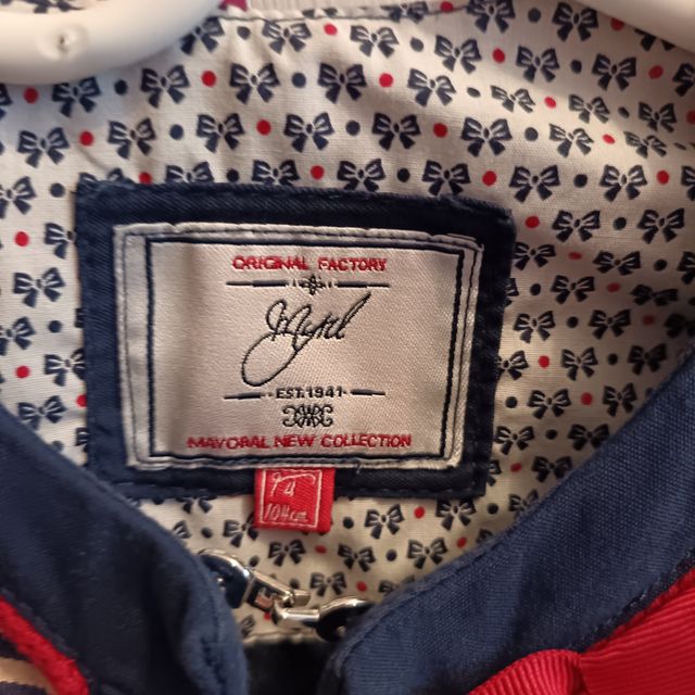 Chaqueta niña rayas y lazo rojo