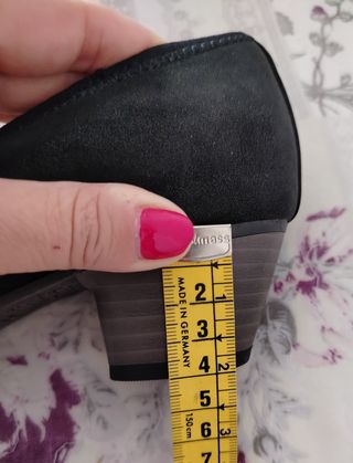 Zapatos s.Oliver negros con lazo y corazón