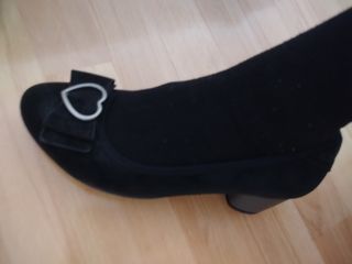 Zapatos s.Oliver negros con lazo y corazón