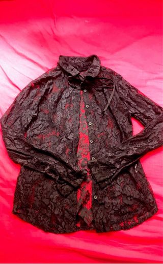 Blusa de encaje negra 