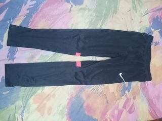 Pantalón Nike Negro y Rojo