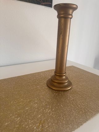 Candelabros, manteles y plato