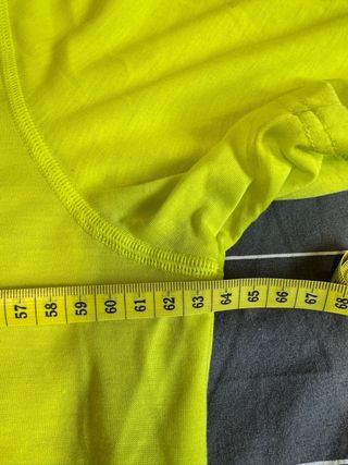 Camiseta Under Armour XXL amarilla con etiqueta