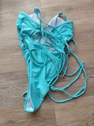 Bañador mujer corte alto con cordones