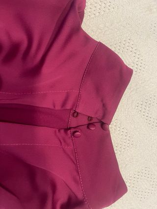 Vestido satinado Access manga larga burdeos