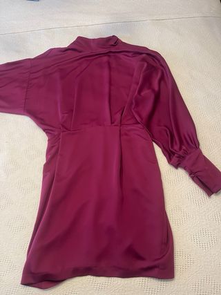 Vestido satinado Access manga larga burdeos