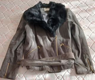 Chaqueta de ante con cuello de pelo