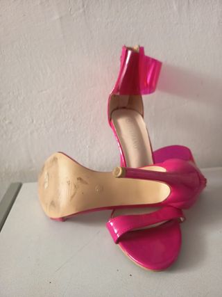 Zapatos de tacón rosa
