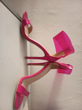Zapatos de tacón rosa