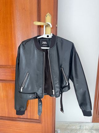 Chaqueta Cuero Sintético Negra Talla S ZARA