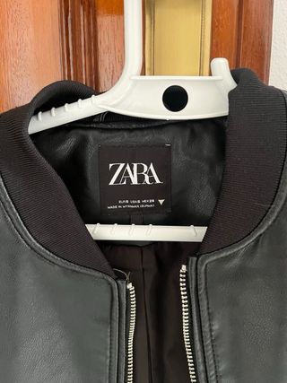Chaqueta Cuero Sintético Negra Talla S ZARA