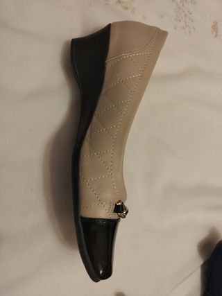 Zapatos Glamour de Paris beige charol negro