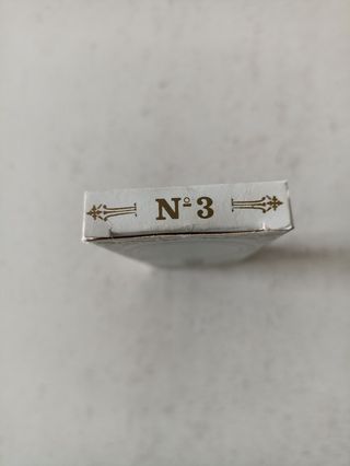 Espejo de mano dorado ovalado