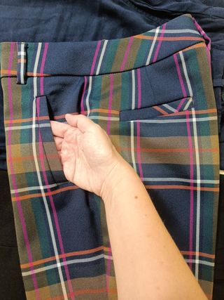 Pantalón cuadros pitillo azul y marrón