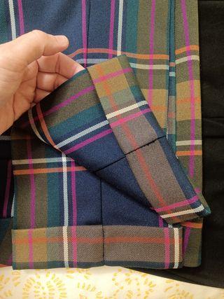 Pantalón cuadros pitillo azul y marrón