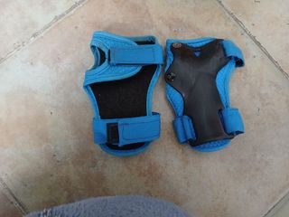 Patines y equipo de protección infantil