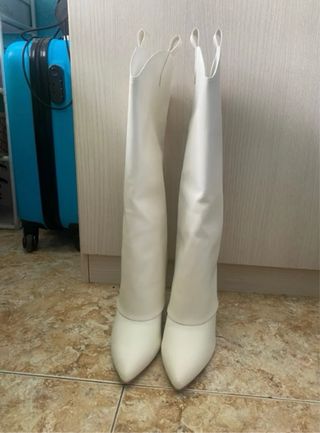 Botas altas blancas punta cuadrada tacón