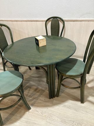 Mesa y 4 Sillas Verdes
mesa 20€
sillas 10€ unid 