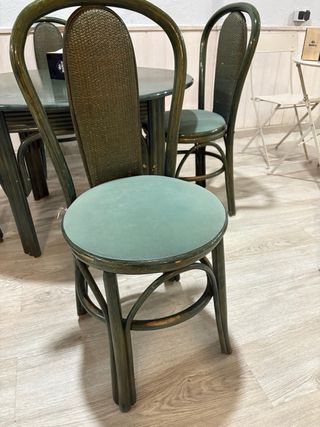 Mesa y 4 Sillas Verdes
mesa 20€
sillas 10€ unid 