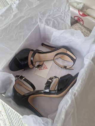 Sandalias Guess Charol Talla 37