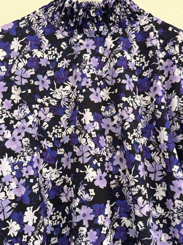 Blusa con estampado floral