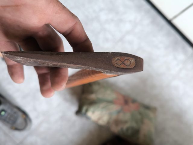 Hacha decorativas con escudo y daga más otra hacha