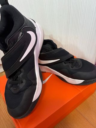 Deportivas Nike Team Hustle D 11 