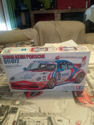 Maqueta Tamiya Porsche Sogo Keibi 911 GT2