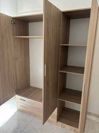 Armario 3 puertas madera nuevos a estrenar.