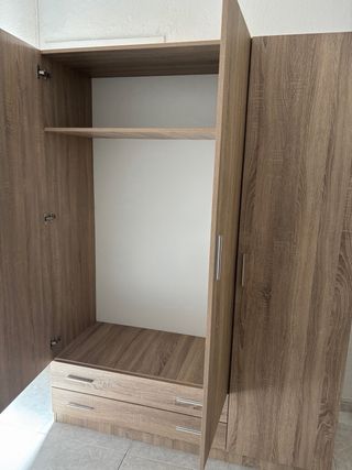 Armario 3 puertas madera nuevos a estrenar.