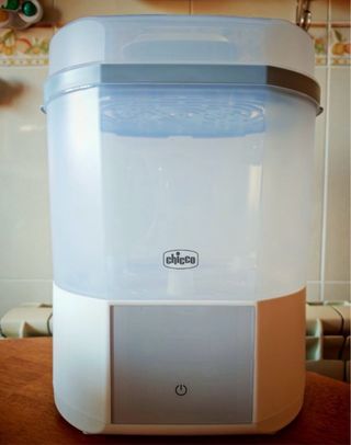 Esterilizador Chicco+biberones para leche es regal