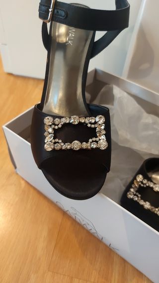 Zapatos joya, tacòn Catwalk negros