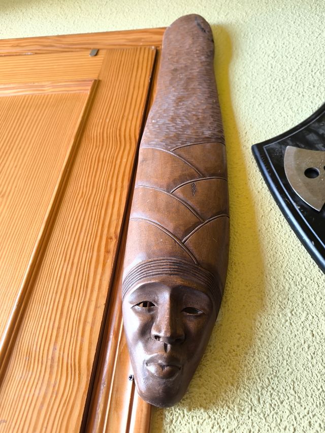 Máscaras africanas talladas a mano