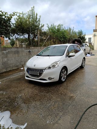 Peugeot 208 2013