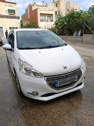 Peugeot 208 2013