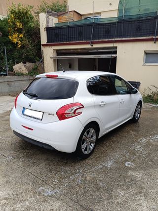 Peugeot 208 2013
