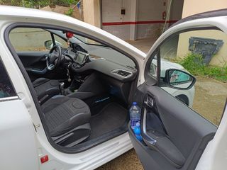 Peugeot 208 2013