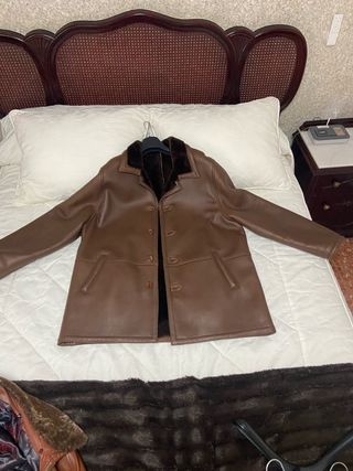 Chaquetón de piel marrón de alta calidad