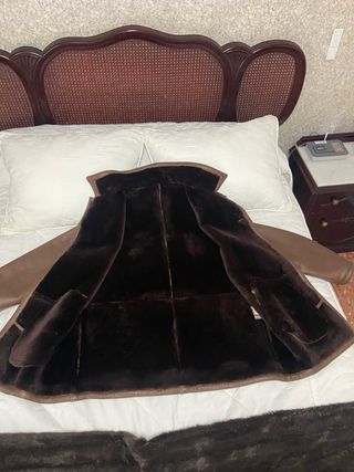 Chaquetón de piel marrón de alta calidad