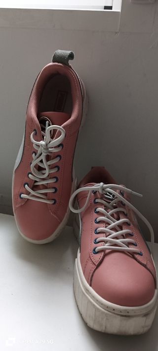 Zapatillas Puma rosas y blancas