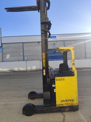 Carretilla retráctil Hyster