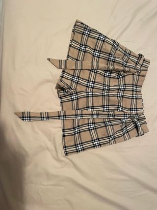 Falda pantalón a cuadros con cinturón