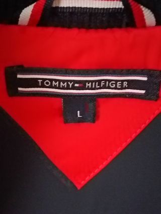 Plumas Tommy Hilfiger Roja Talla L. Abrigado