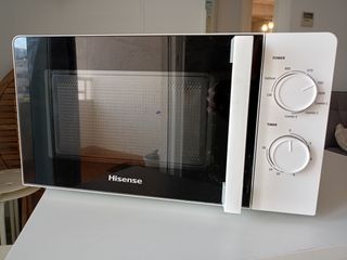 Microondas 20 litros Grill Hisense