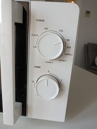 Microondas 20 litros Grill Hisense