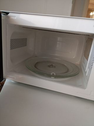 Microondas 20 litros Grill Hisense